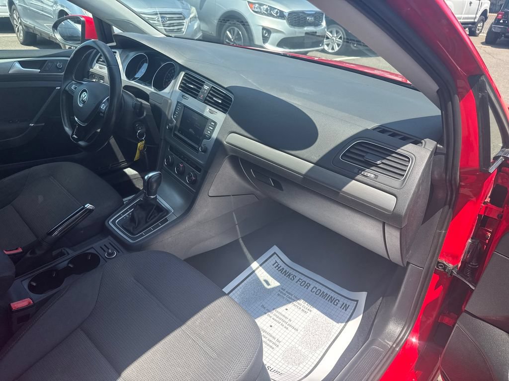 Used 2017 Volkswagen Golf S FWD image 32