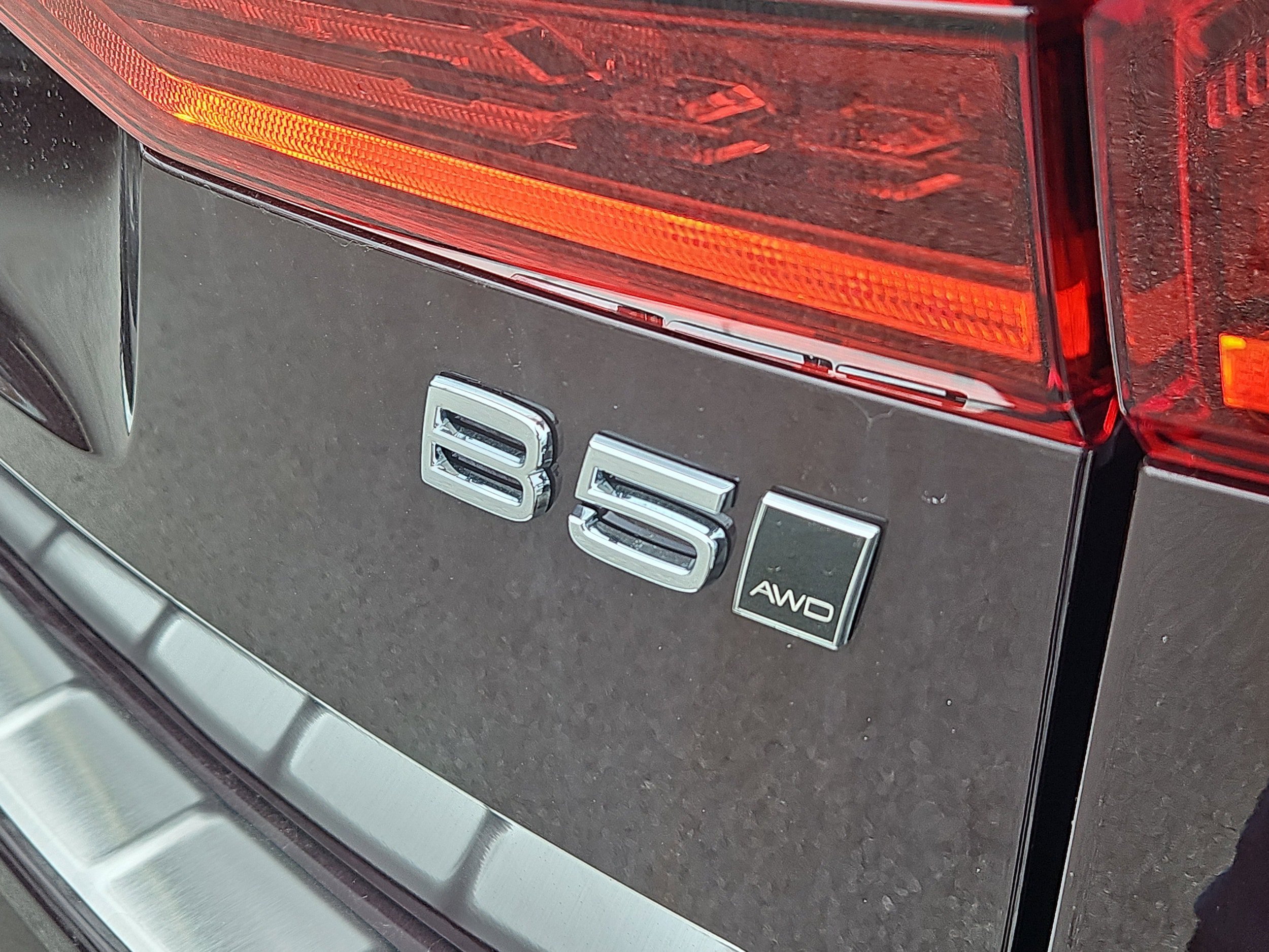 New 2026 Volvo XC60 B5 Core w/ Protection Package Premier AWD/4WD image 4