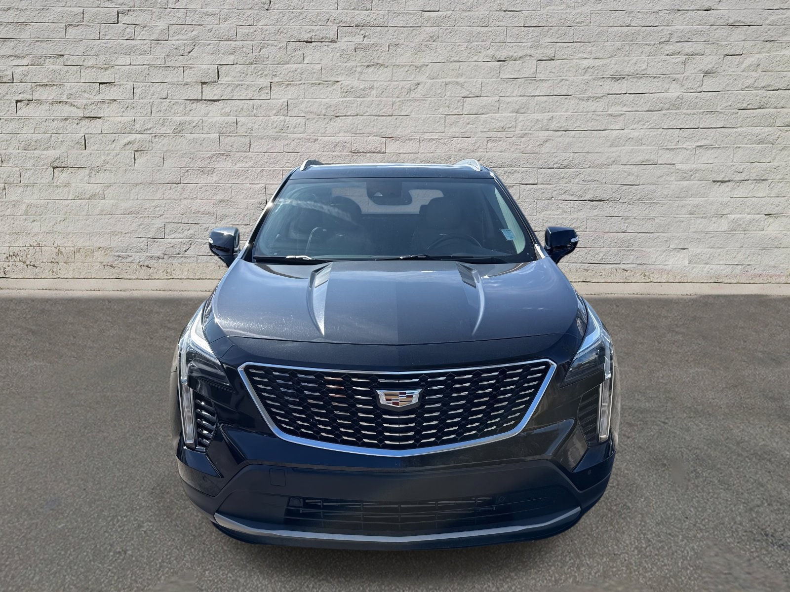 Used 2022 Cadillac XT4 Premium Luxury w/ Safety Alert Package image 2
