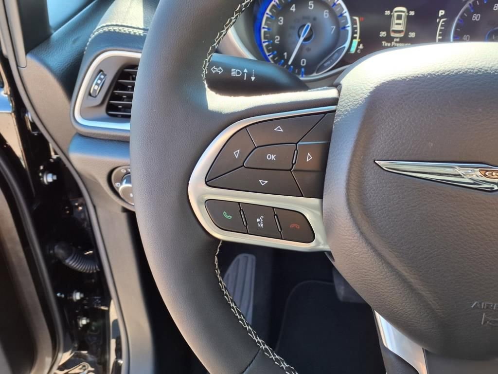 New 2026 Chrysler Pacifica Select image 12