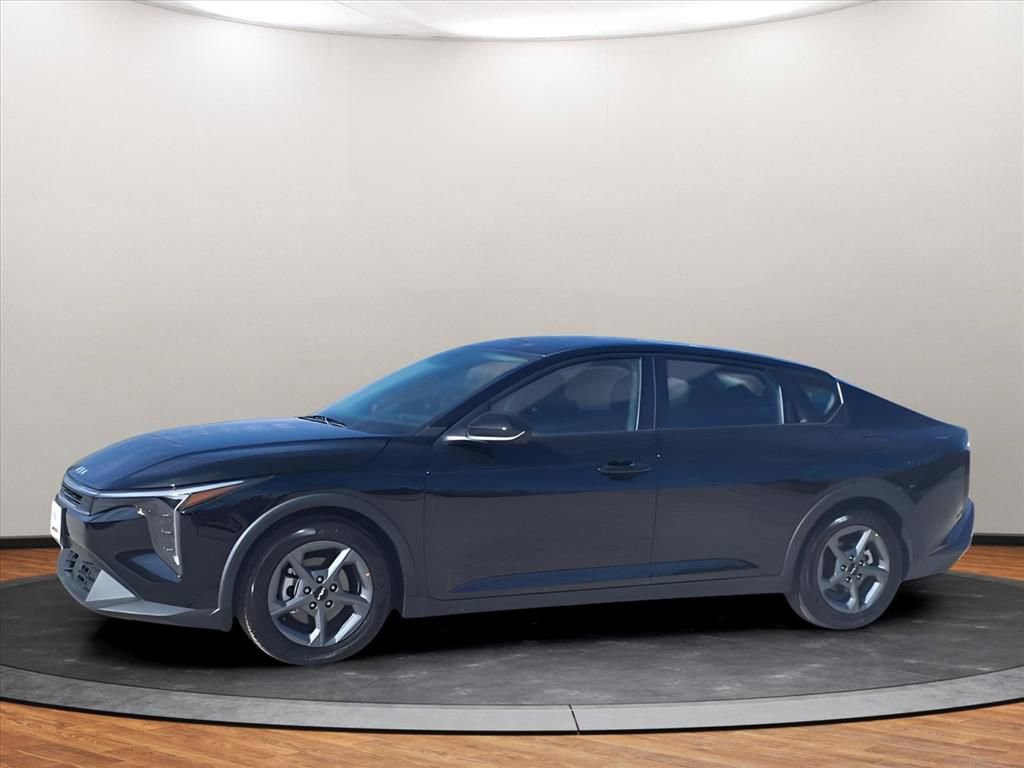 Used 2025 Kia K4 LXS image 15