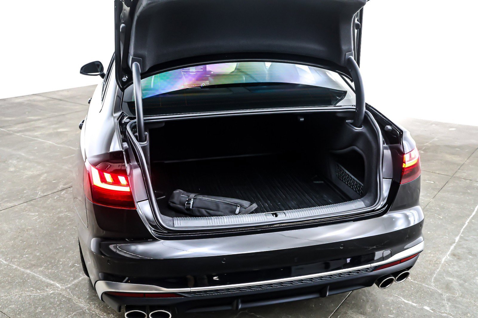 Used 2023 Audi S4 Premium Plus w/ Premium Plus Package image 23