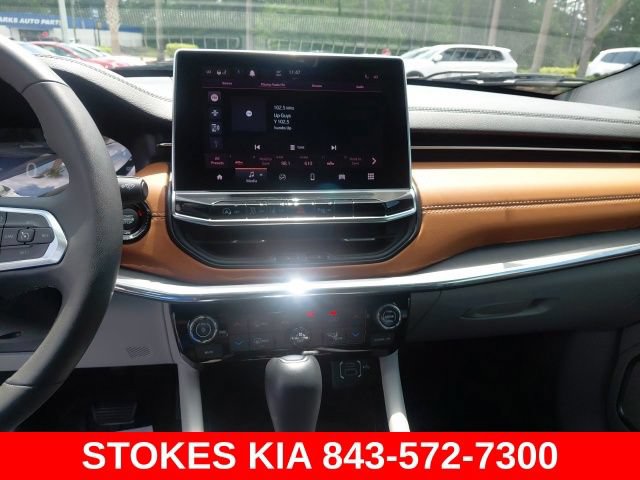 Used 2024 Jeep Compass Limited AWD/4WD image 12