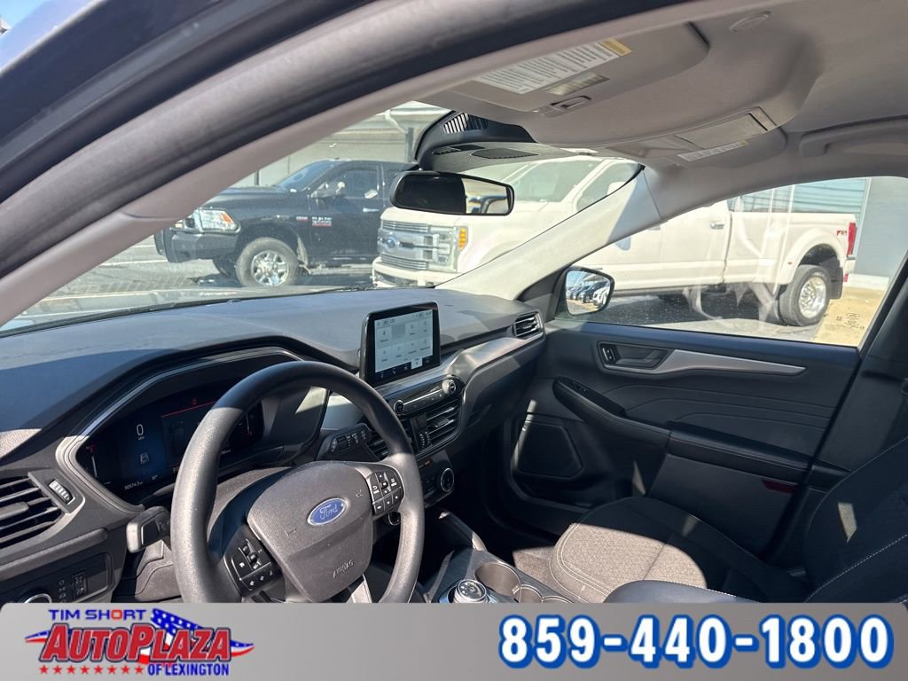 Used 2025 Ford Escape Active AWD/4WD image 3