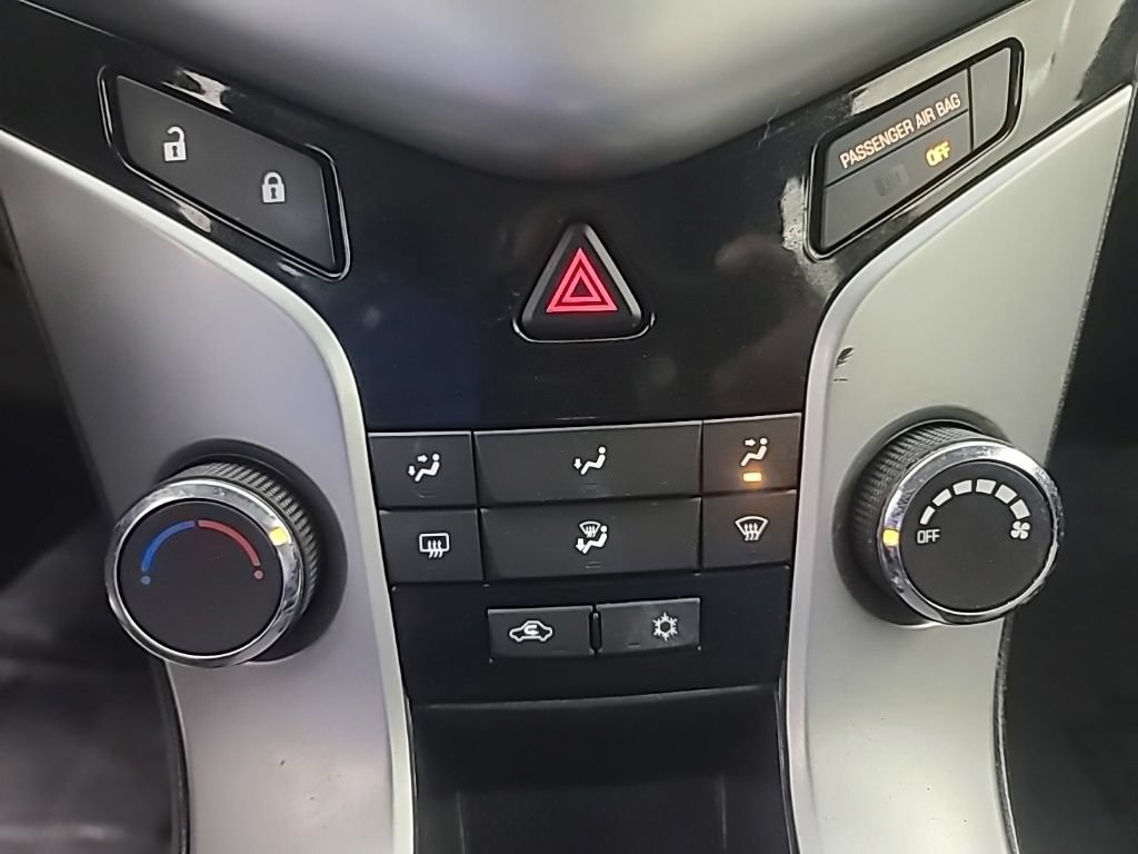 Used 2014 Chevrolet Cruze LS FWD image 29