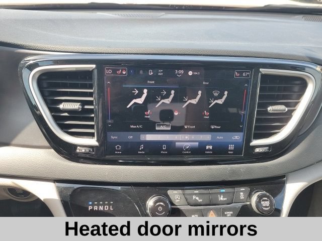 Used 2023 Chrysler Pacifica Touring-L FWD image 9