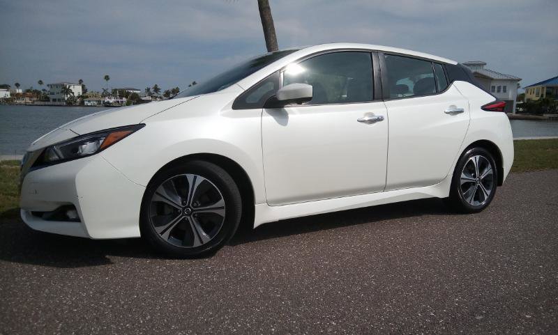 Used 2020 Nissan Leaf SV w/ SV Technology Package FWD image 11