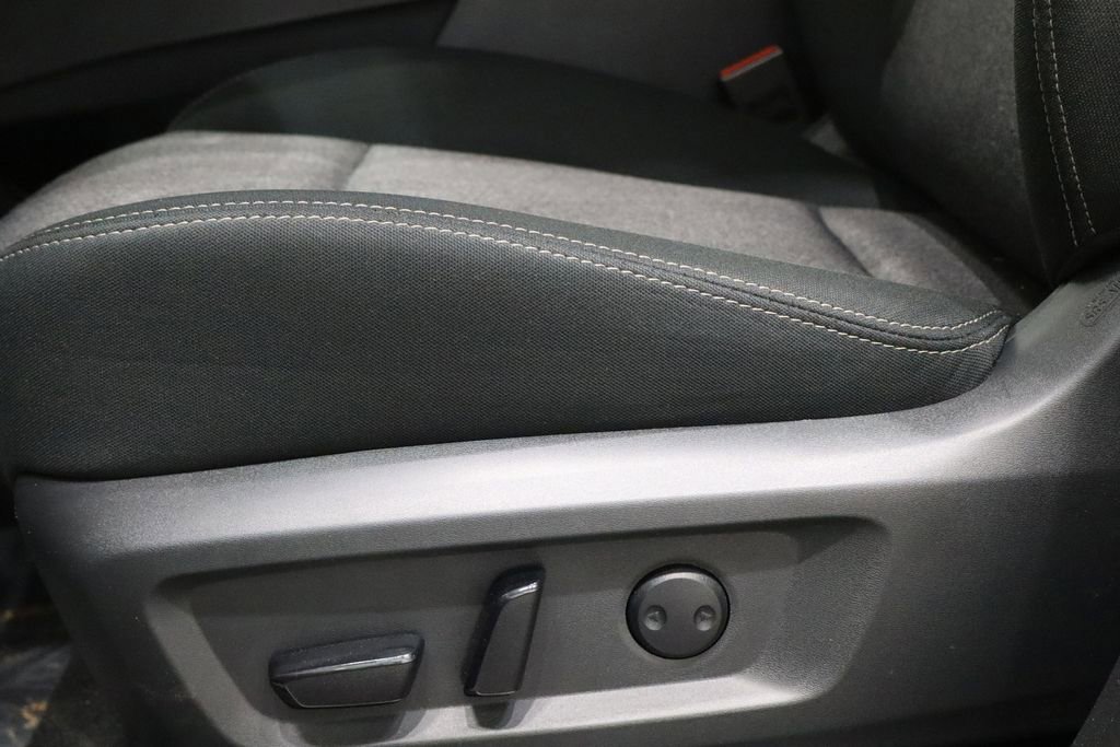 Used 2024 Nissan Rogue SV FWD image 19