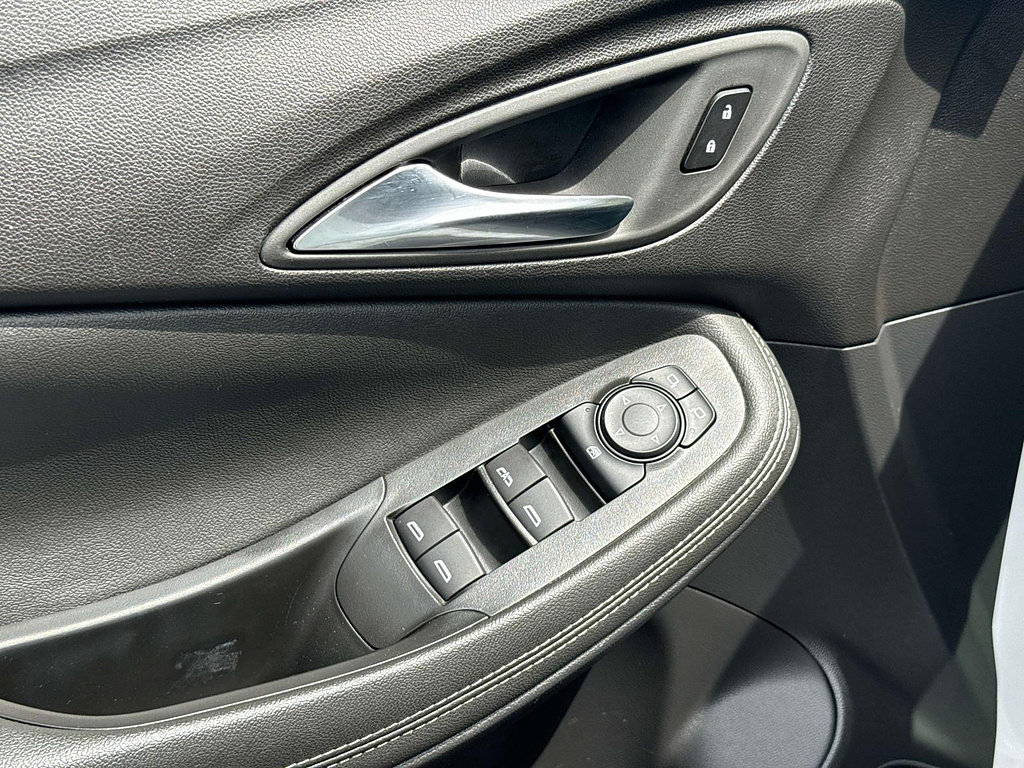 Used 2025 Buick Encore GX Preferred FWD image 22