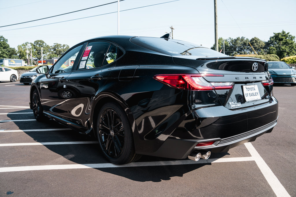 New 2026 Toyota Camry SE FWD image 5