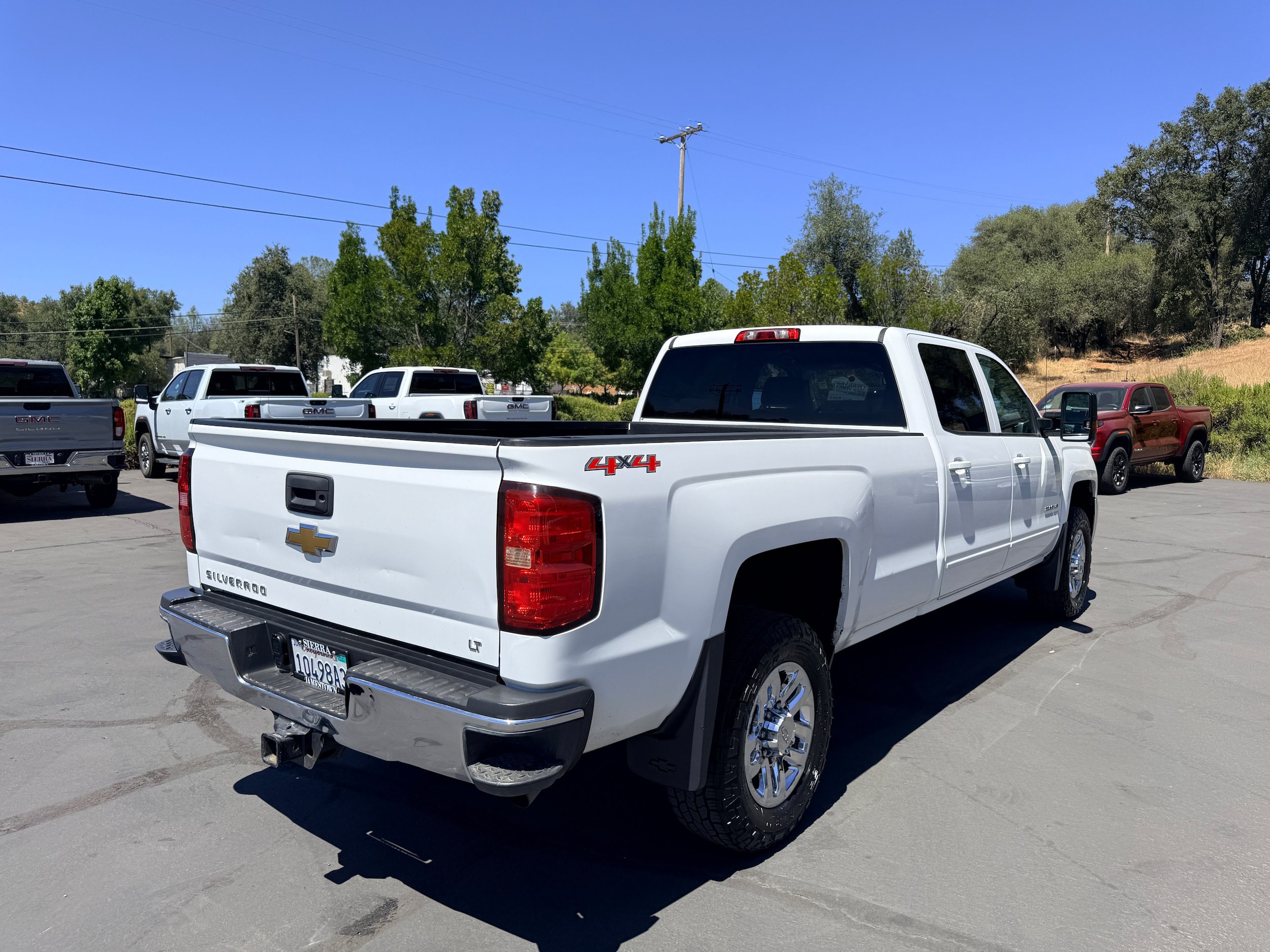 Used 2015 Chevrolet Silverado 2500 LT w/ LT Convenience Package AWD/4WD image 6