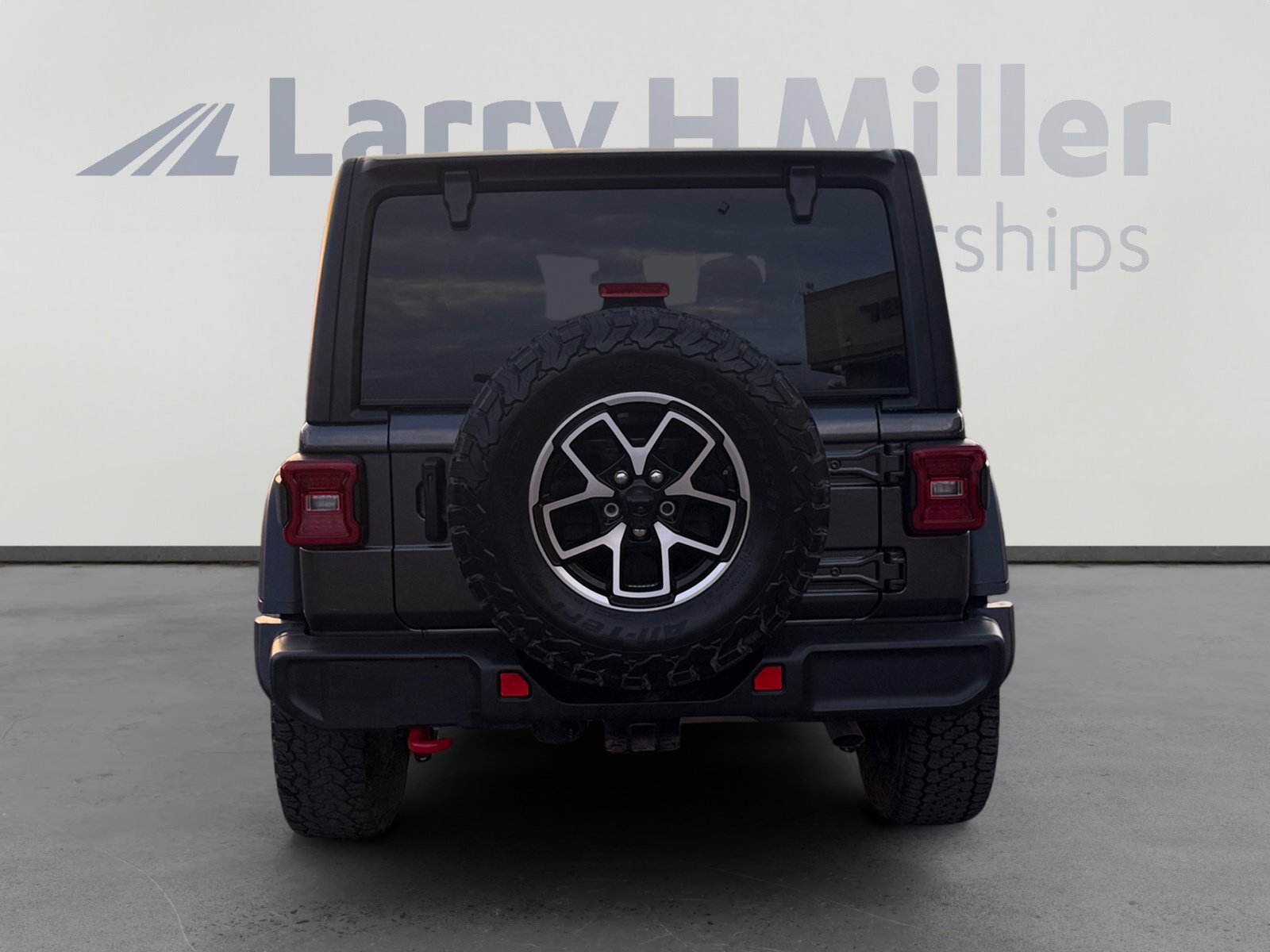 Used 2024 Jeep Wrangler Unlimited Rubicon AWD/4WD image 4