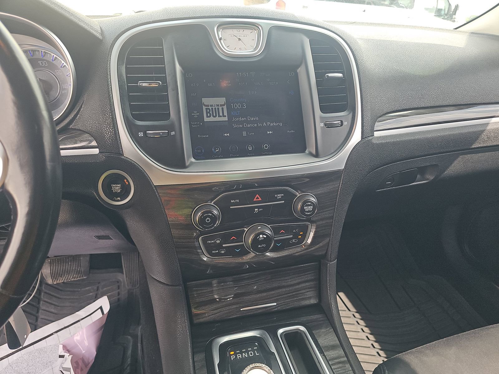 Used 2020 Chrysler 300 Touring w/ Chrome Appearance Package RWD image 14
