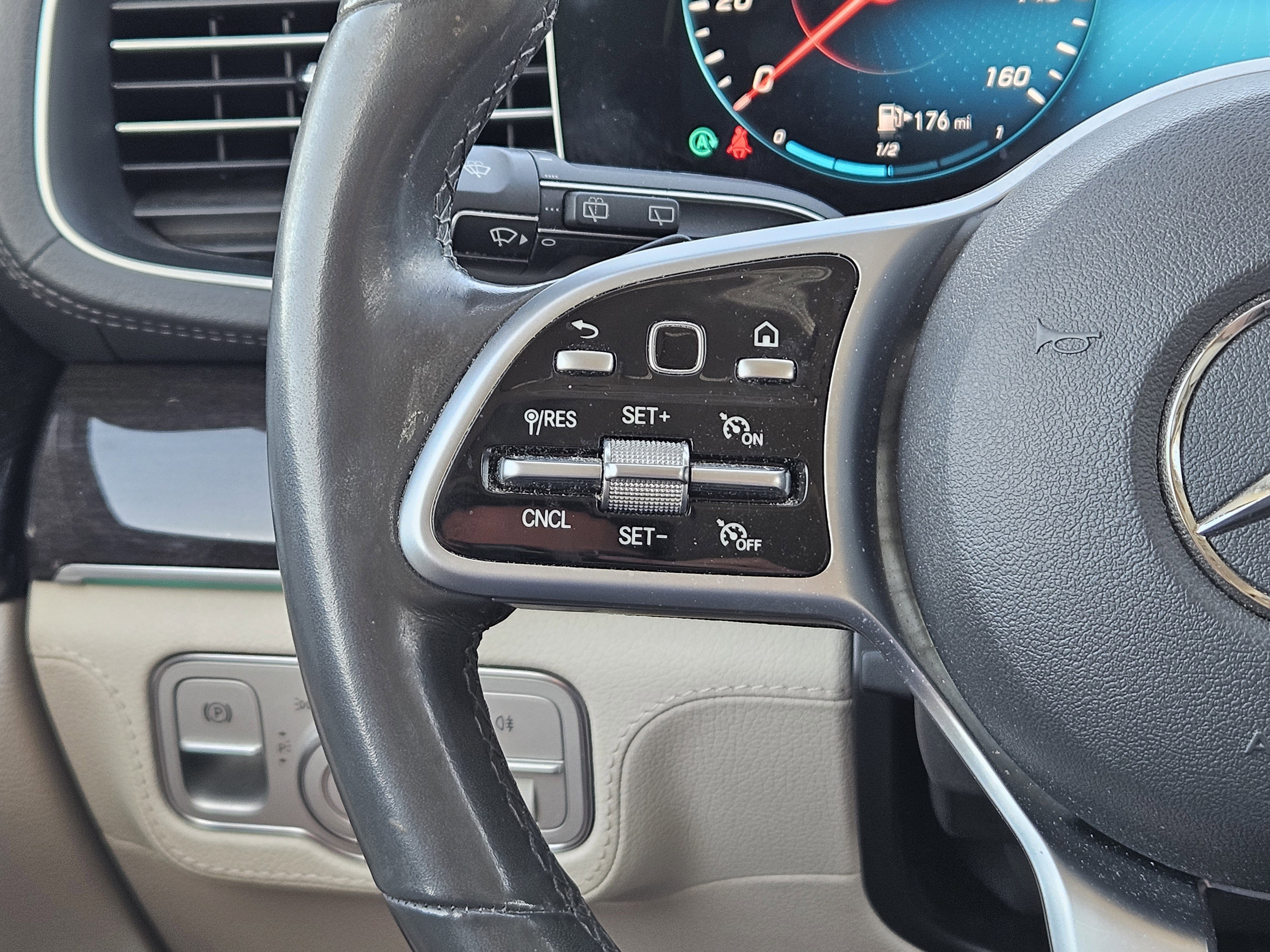 Certified 2020 Mercedes-Benz GLE 350 4MATIC image 28