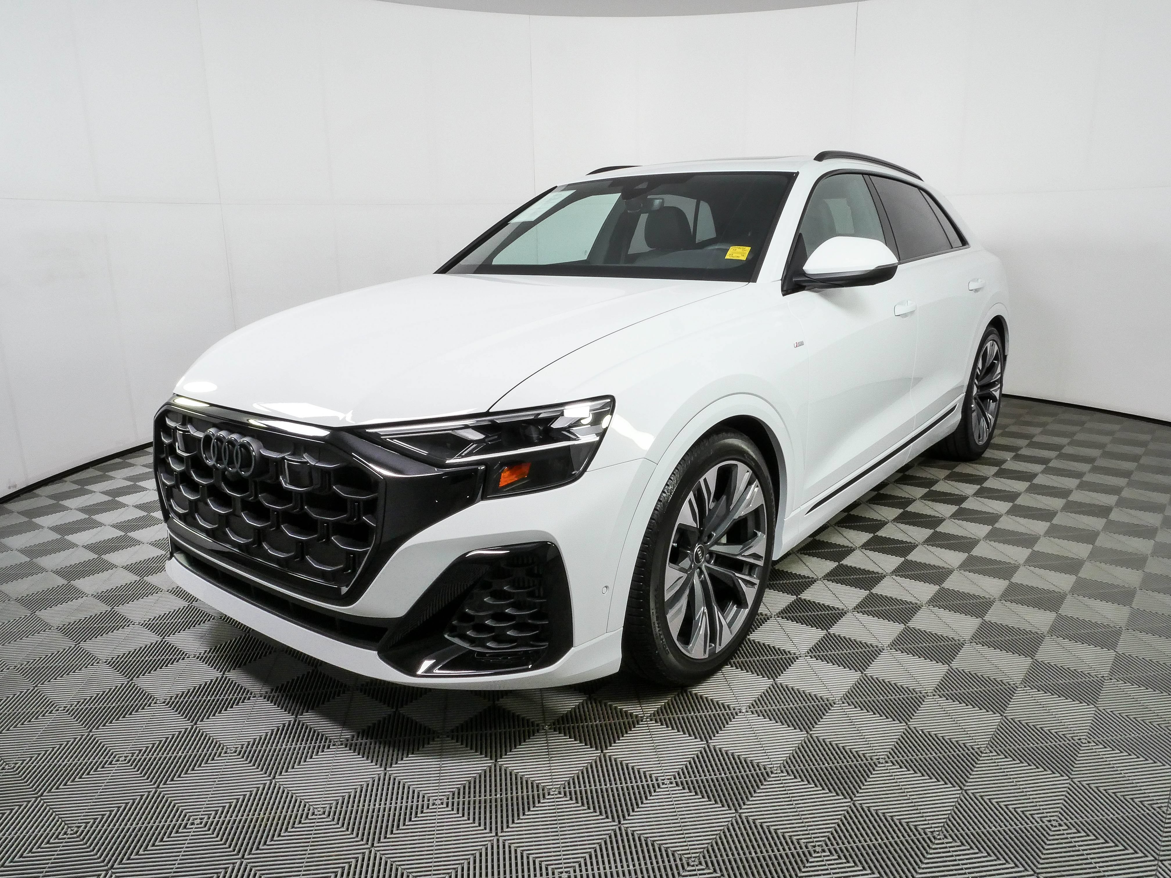 Used 2026 Audi Q8 Premium Plus AWD/4WD image 28