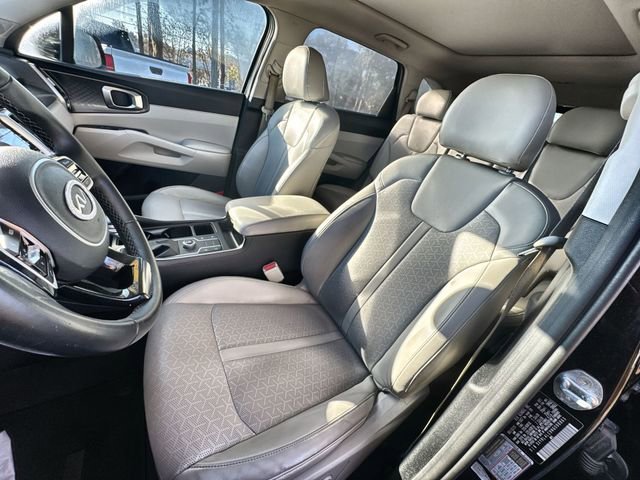 Used 2022 Kia Sorento S w/ Panoramic Sunroof Package image 19