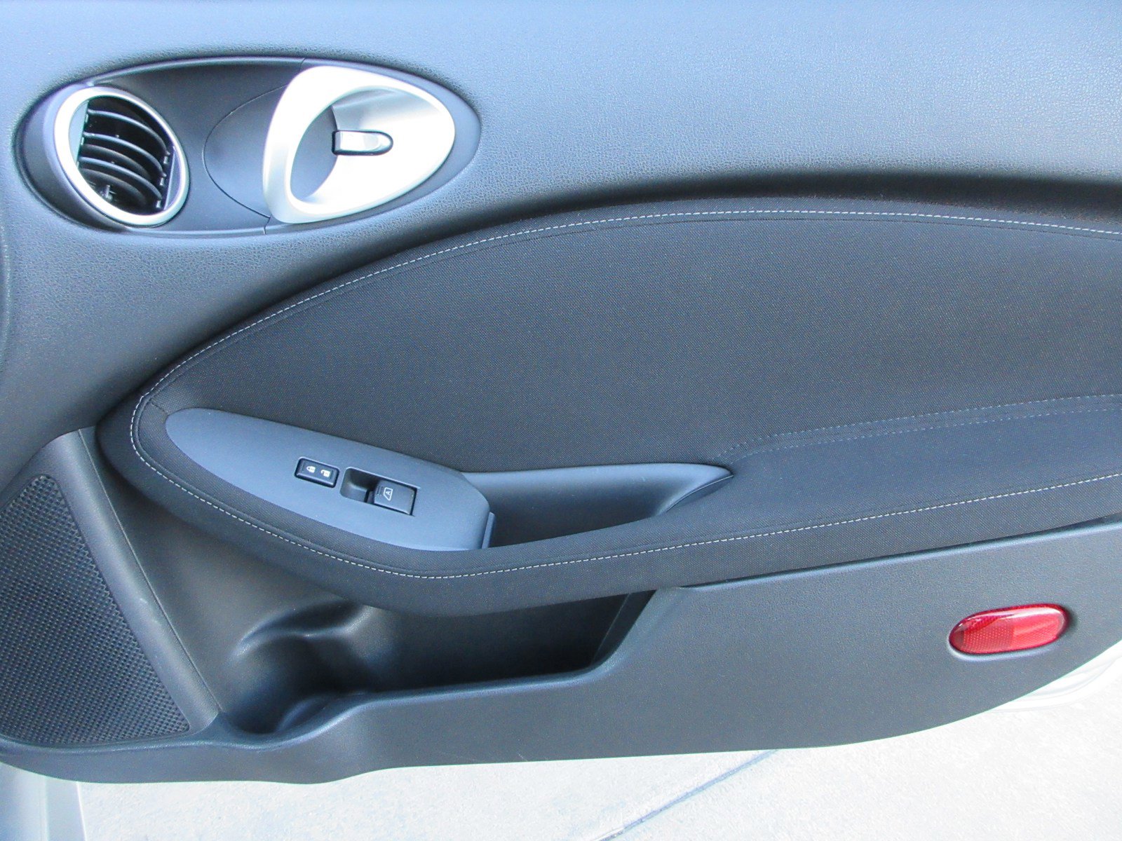 Used 2009 Nissan 370Z Touring w/ Sport Pkg image 20