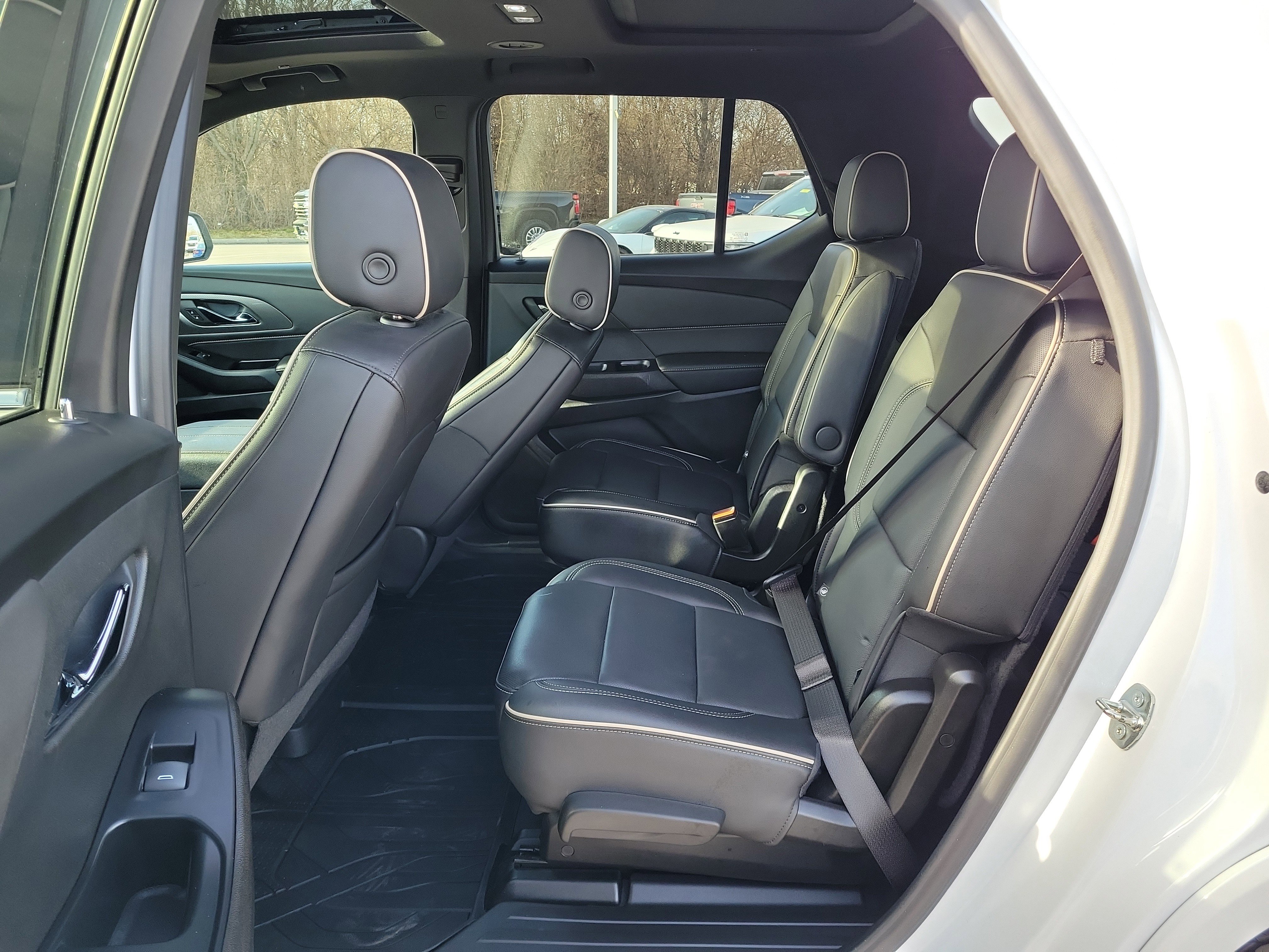 Used 2022 Chevrolet Traverse Premier w/ LPO, Floor Liner Package image 12