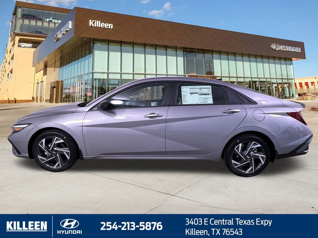 Used 2025 Hyundai Elantra Sport image 5