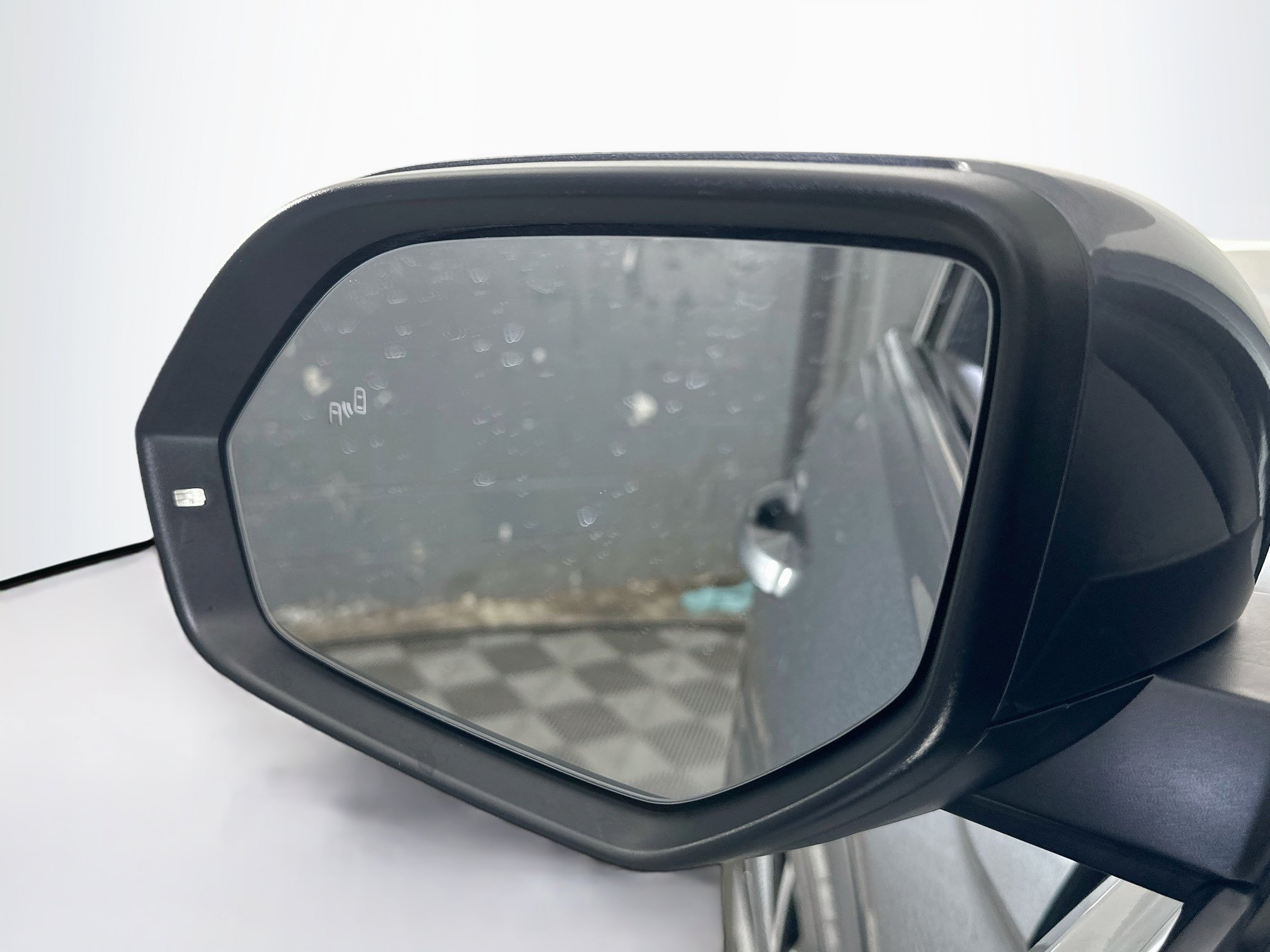 Used 2025 Volkswagen Atlas SE FWD image 16