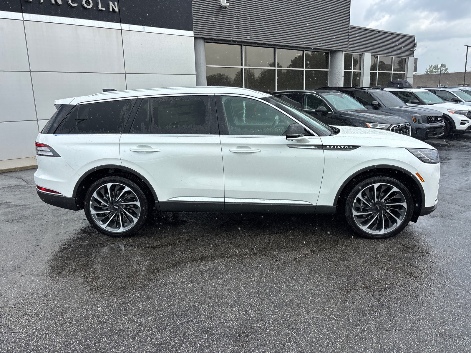 New 2026 Lincoln Aviator Reserve AWD/4WD image 8