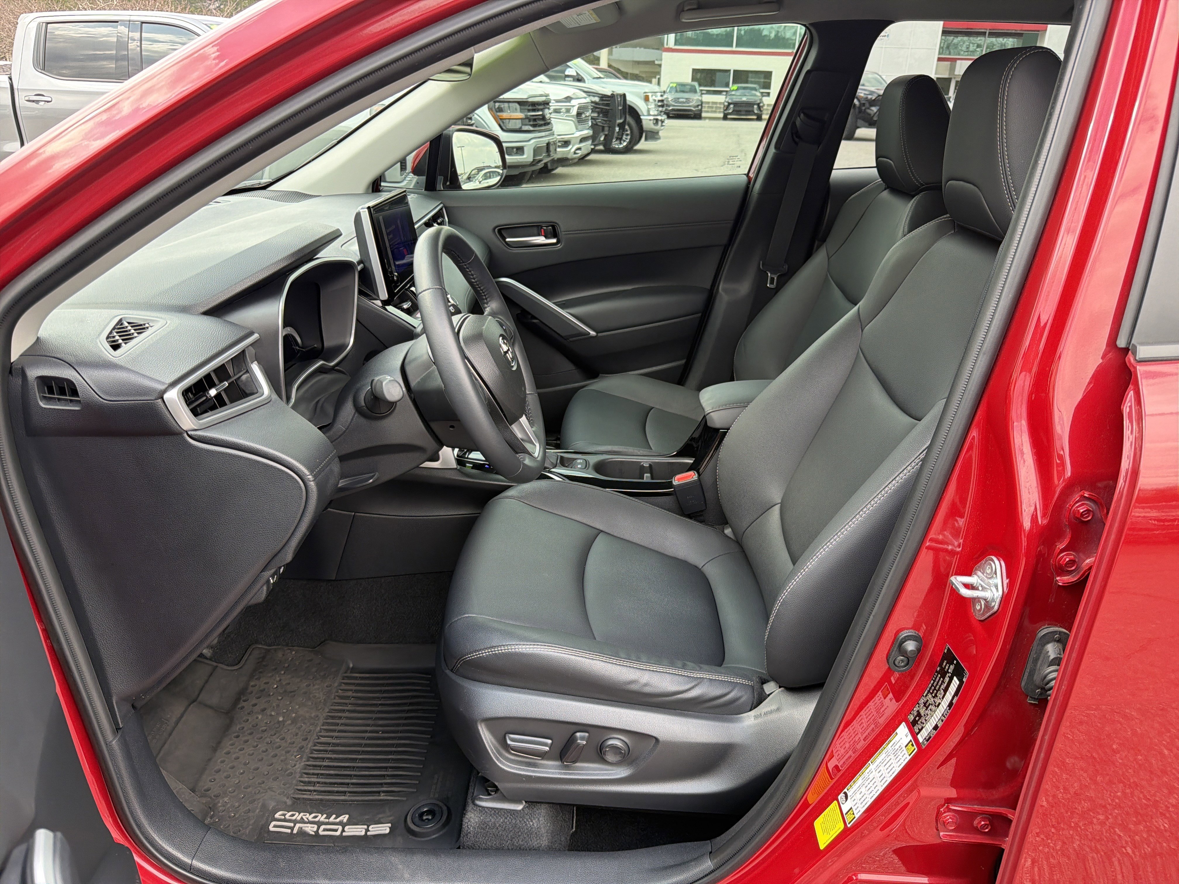 Certified 2023 Toyota Corolla Cross XLE image 19