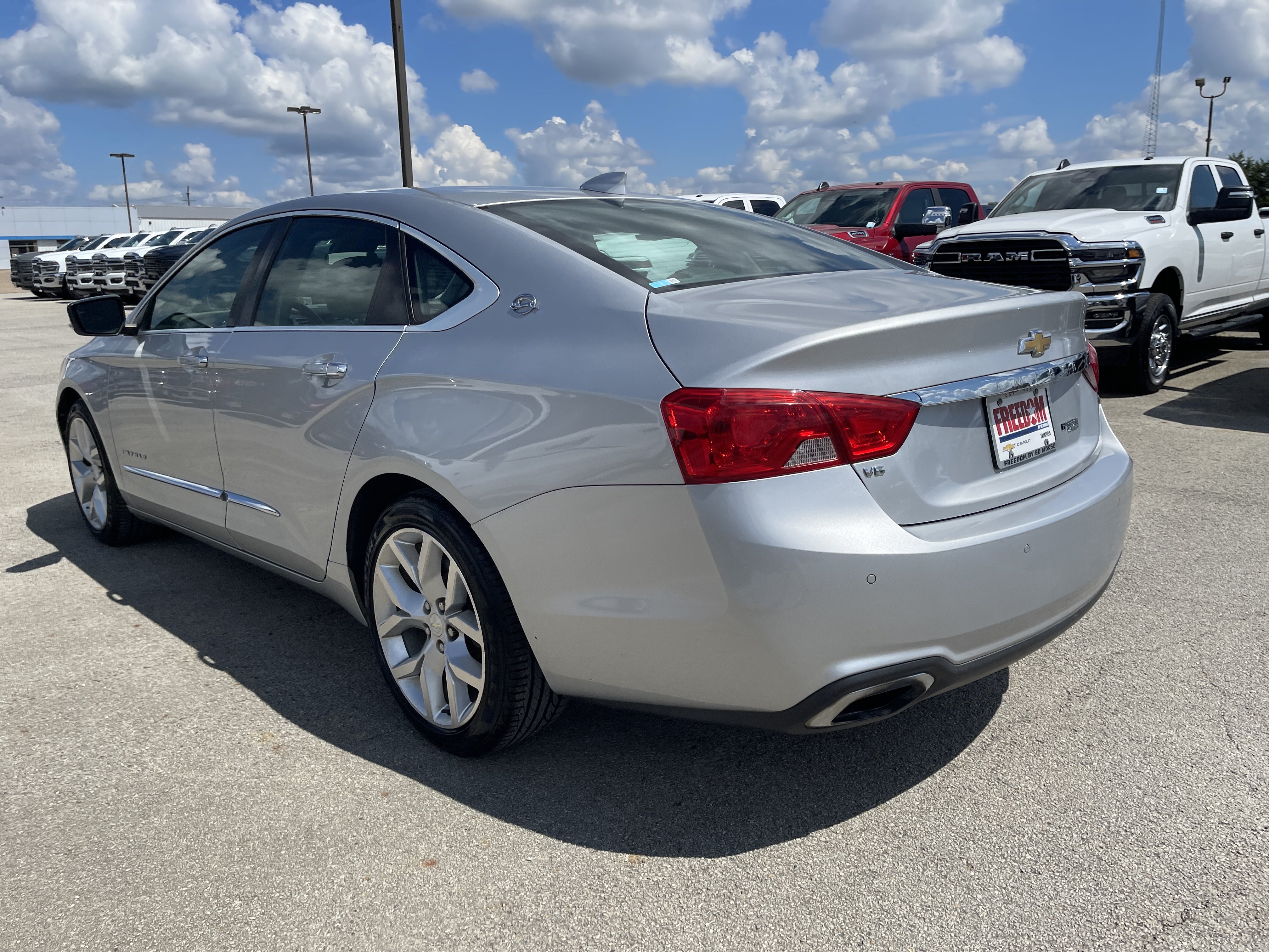 Used 2015 Chevrolet Impala LTZ FWD image 8