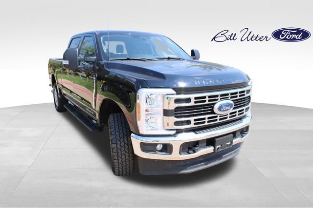 Certified 2024 Ford F250 XLT w/ FX4 Off-Road Package image 3