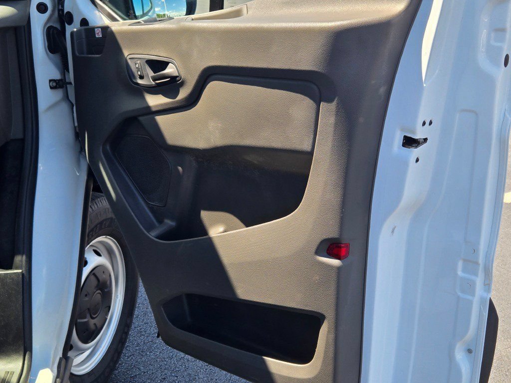 Used 2020 Ford Transit 250 Low Roof RWD image 5