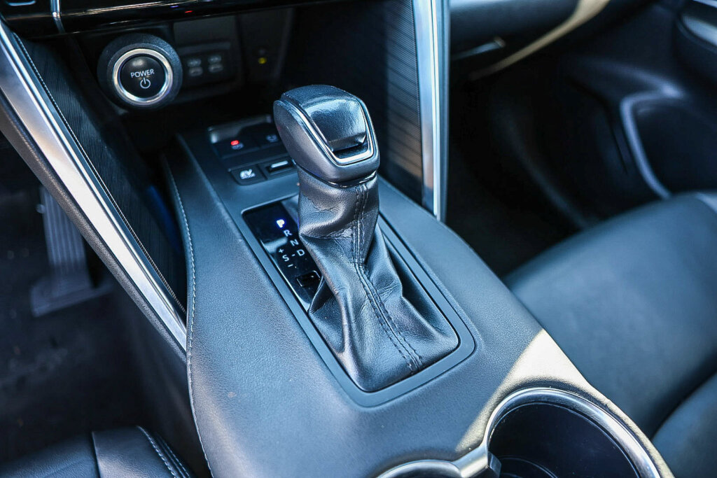 Certified 2023 Toyota Venza XLE AWD/4WD image 12