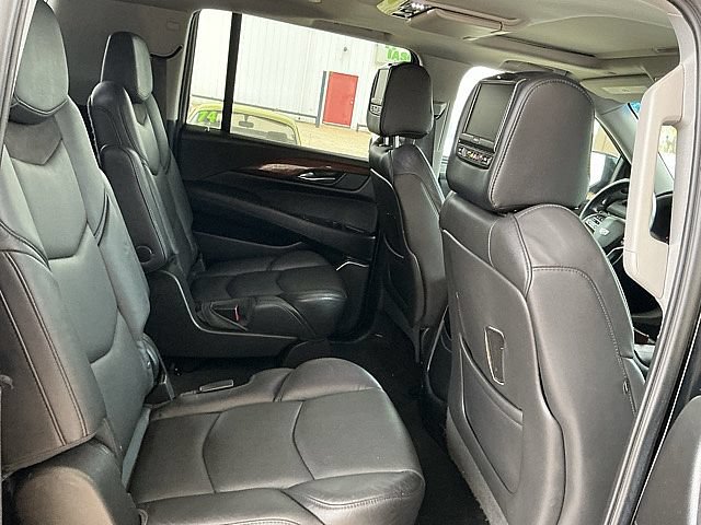 Used 2017 Cadillac Escalade ESV Luxury w/ LPO, Radiant Package RWD image 12