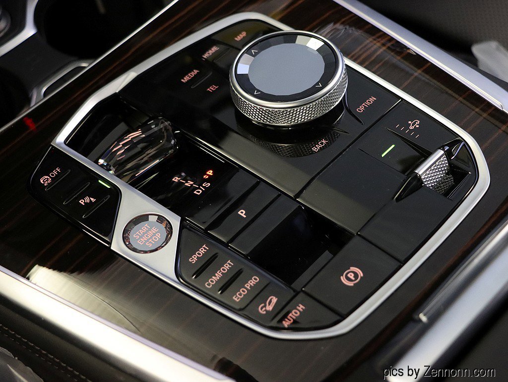 Used 2026 BMW X7 xDrive40i w/ Executive Package image 16