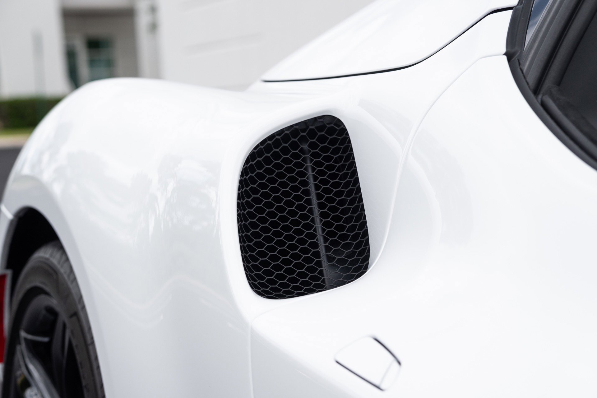 Used 2024 Ferrari 296 GTS RWD image 15