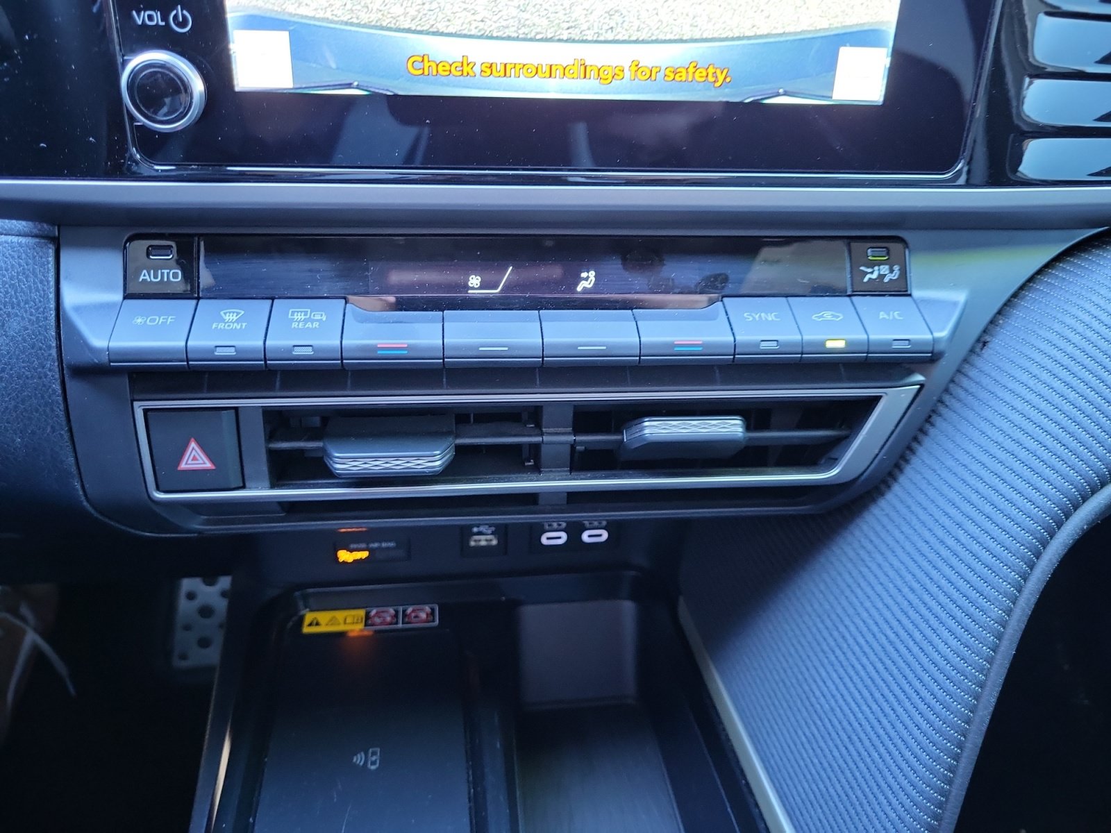 Used 2025 Toyota Camry SE FWD image 25