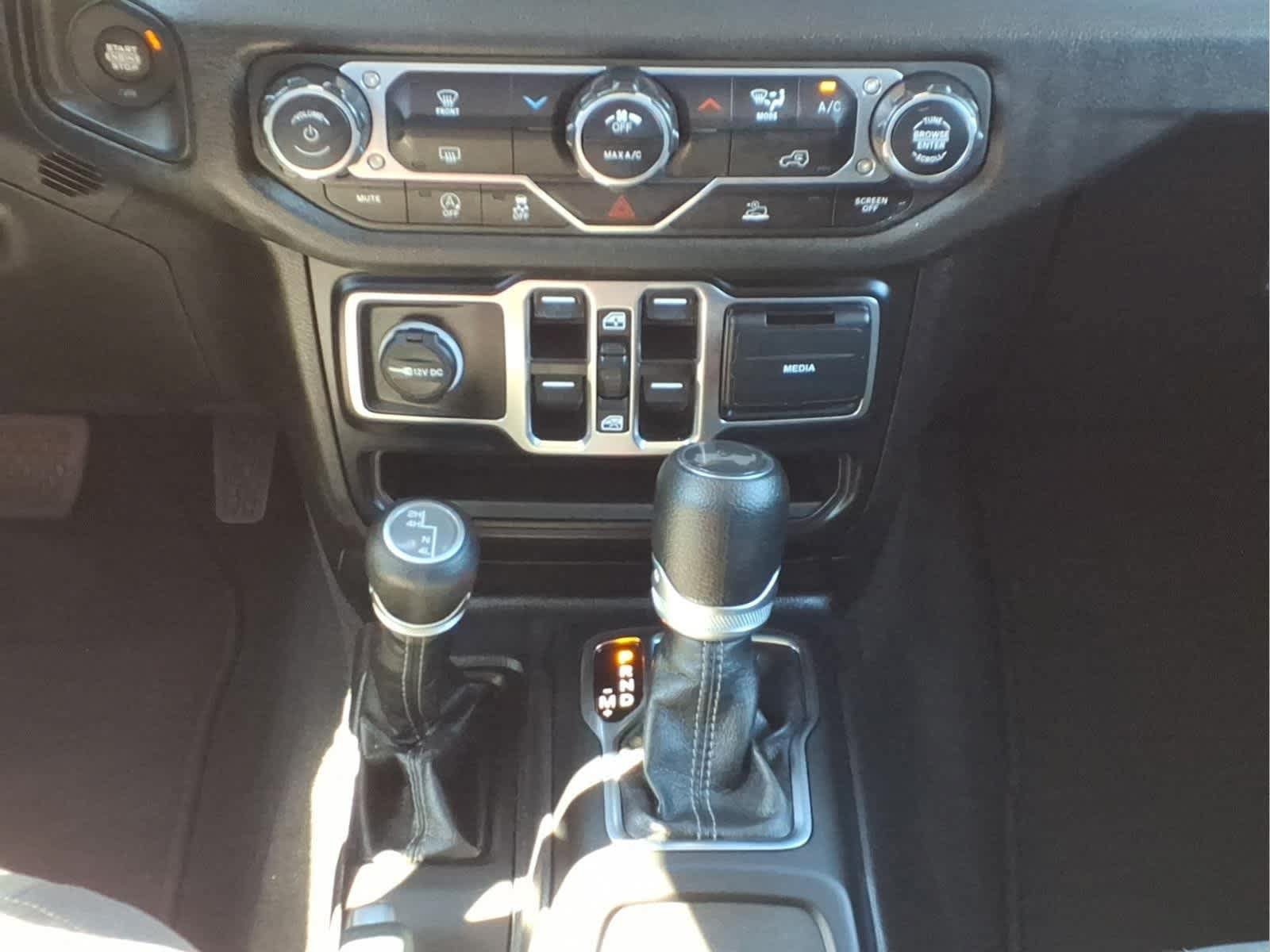 Used 2024 Jeep Wrangler Unlimited Sport AWD/4WD image 25