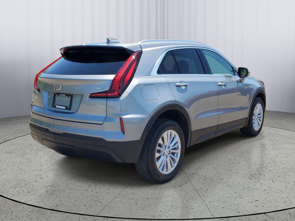 Used 2024 Cadillac XT4 Luxury w/ Cold Weather Package AWD/4WD image 3