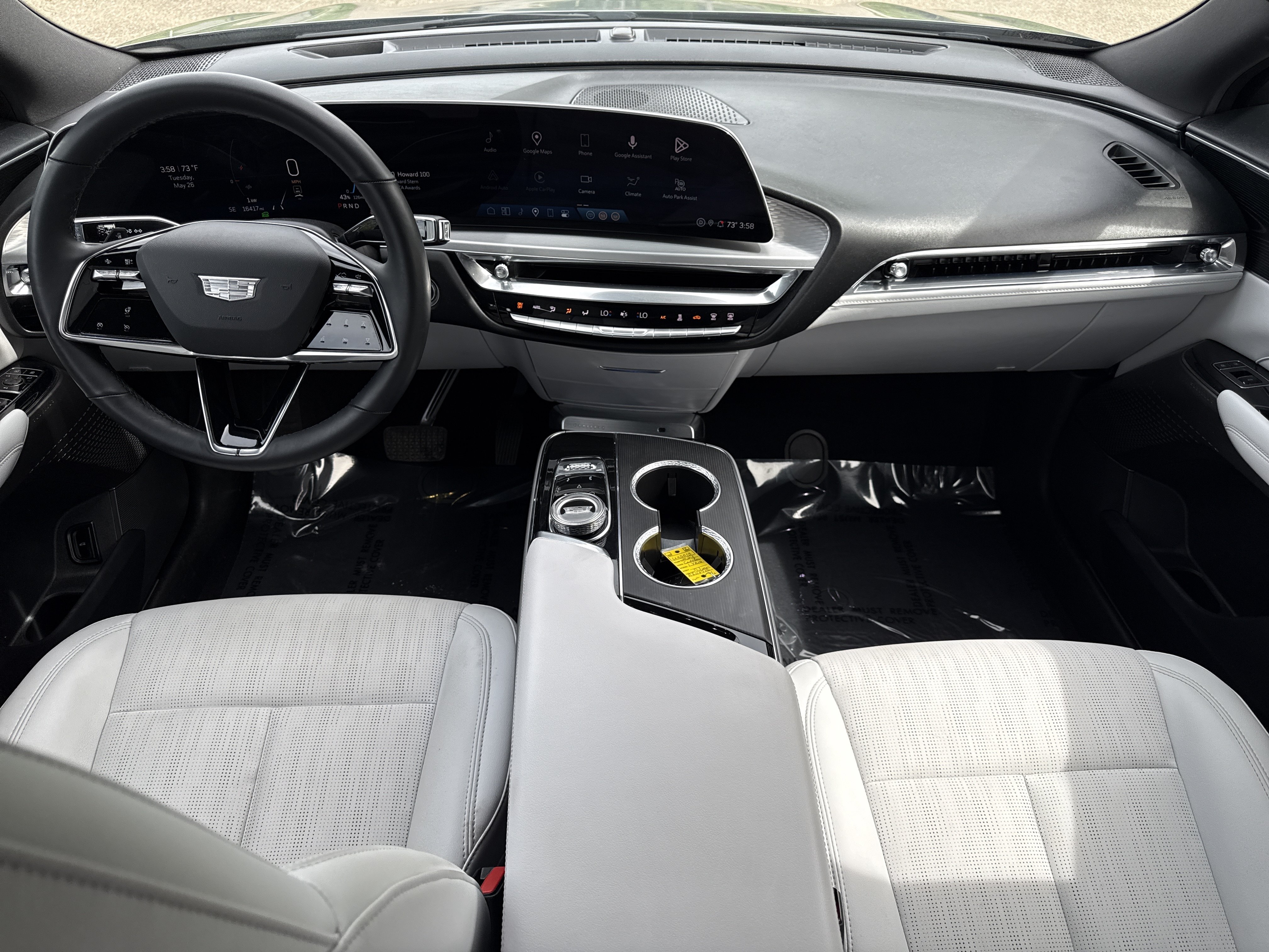 Used 2024 Cadillac Lyriq Luxury w/ LPO, Floor Liner Package AWD/4WD image 18