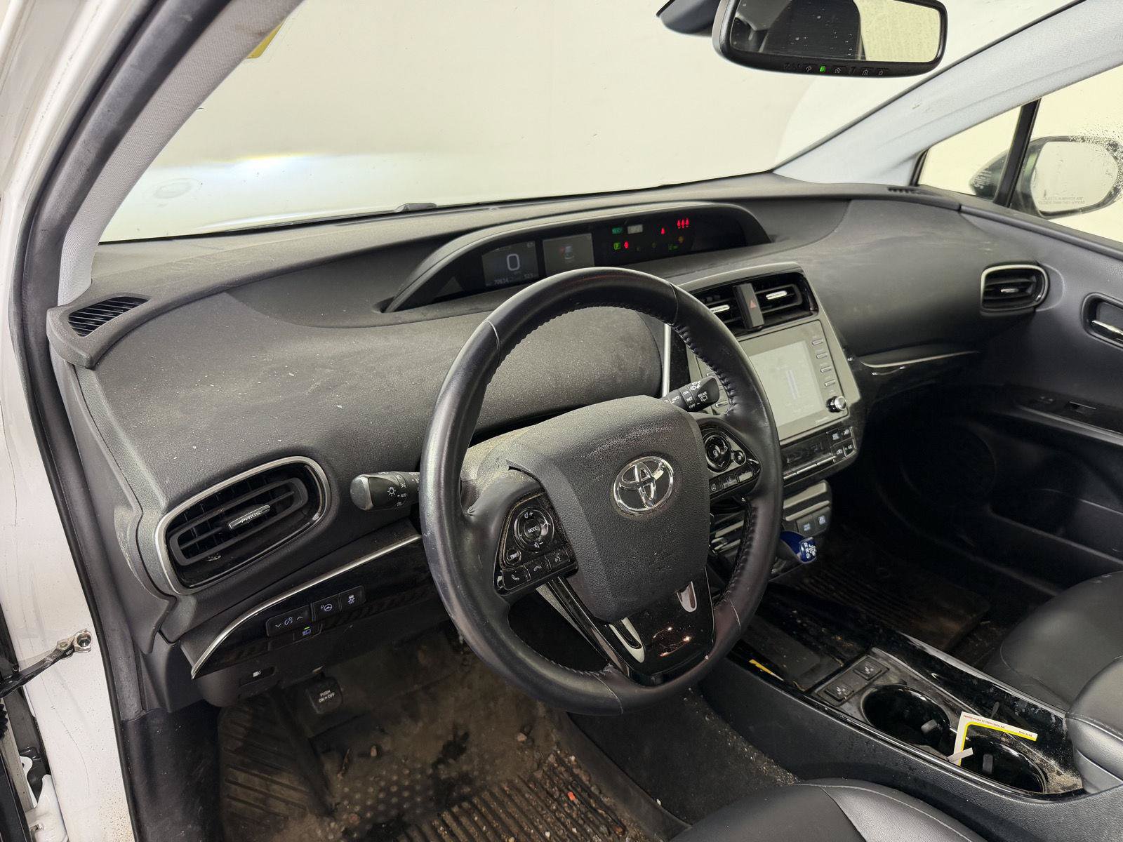 Used 2022 Toyota Prius AWD image 17