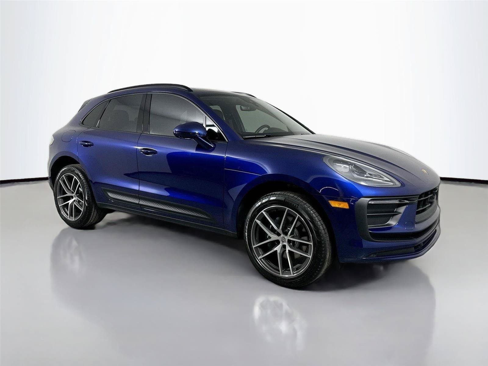 Certified 2026 Porsche Macan Turbo AWD/4WD image 9