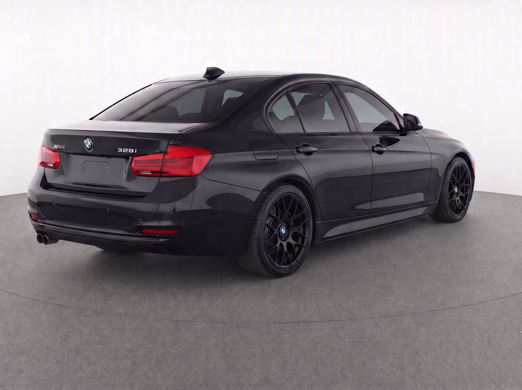 Used 2016 BMW 328i xDrive Sedan AWD/4WD image 4
