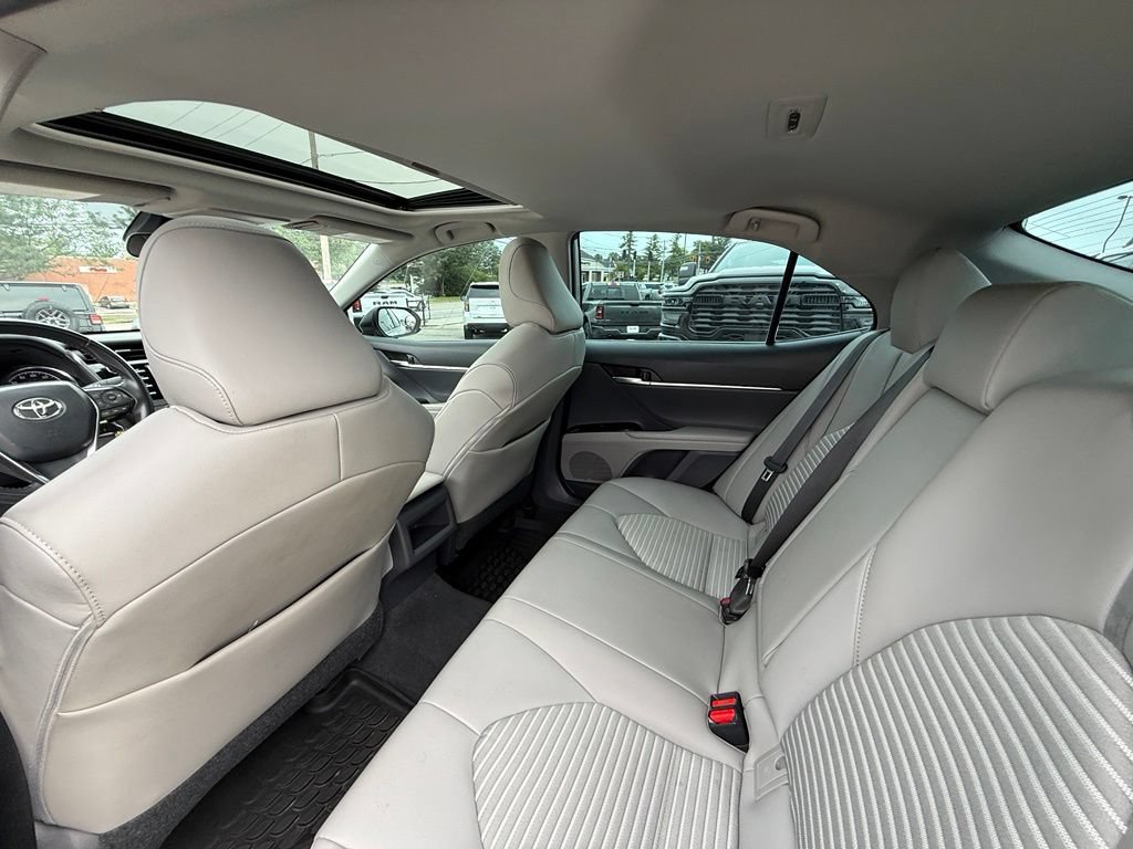 Used 2020 Toyota Camry SE FWD image 24