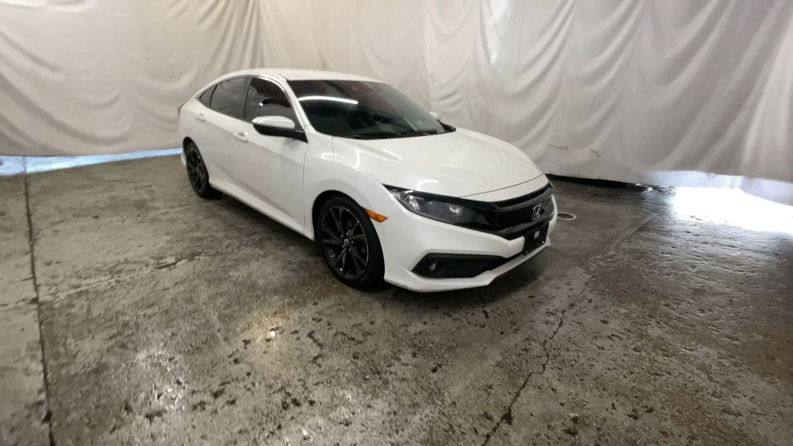Used 2019 Honda Civic Sport image 2