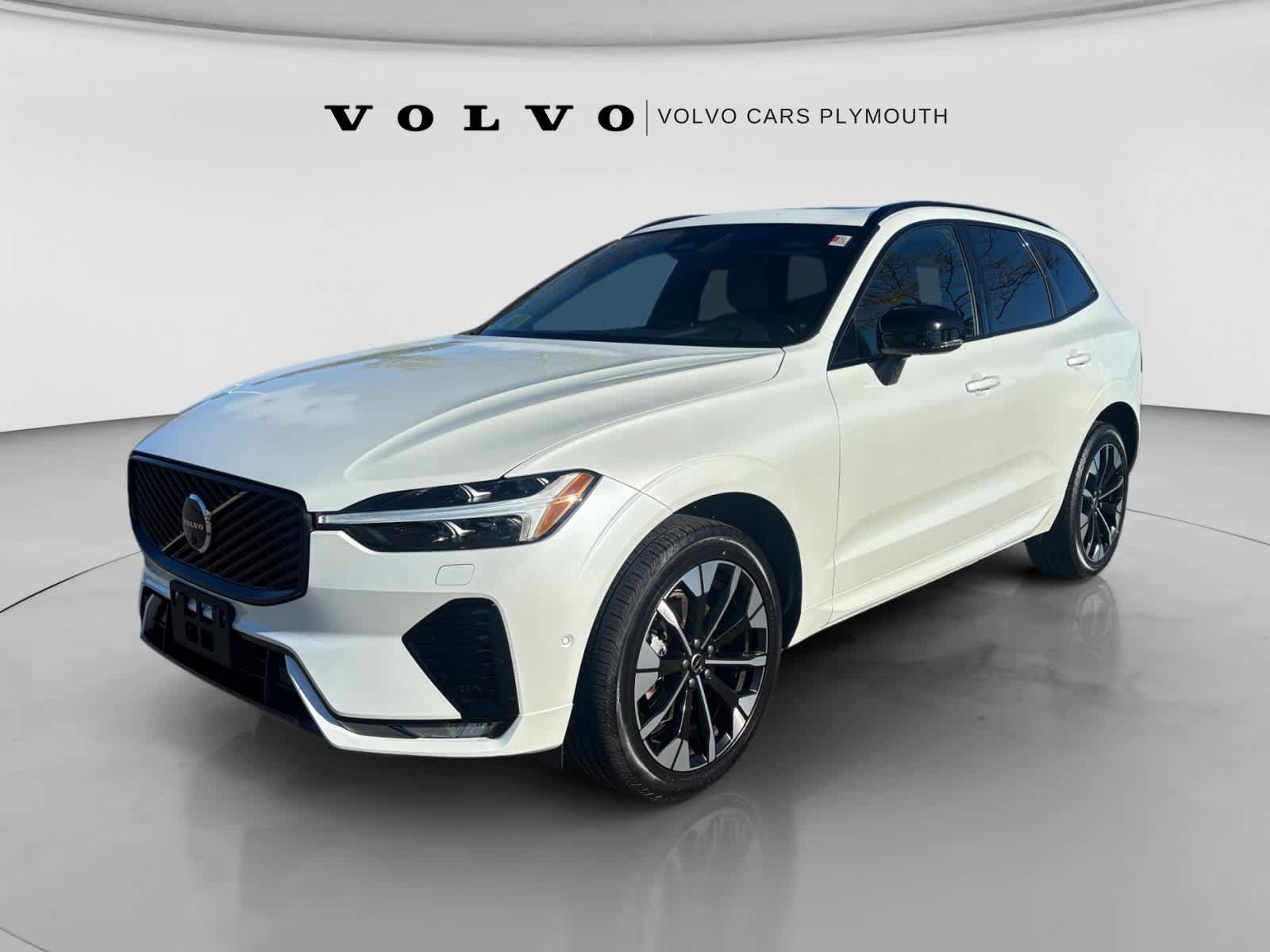Used 2026 Volvo XC60 B5 Plus AWD/4WD image 3