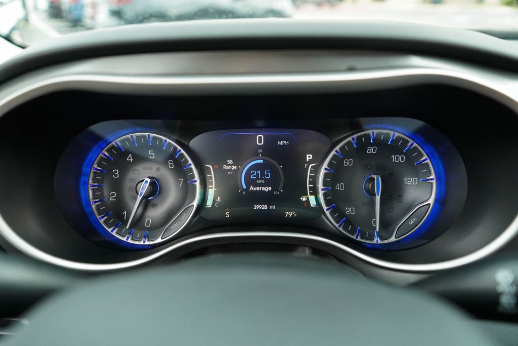 Used 2024 Chrysler Pacifica Touring-L FWD image 24
