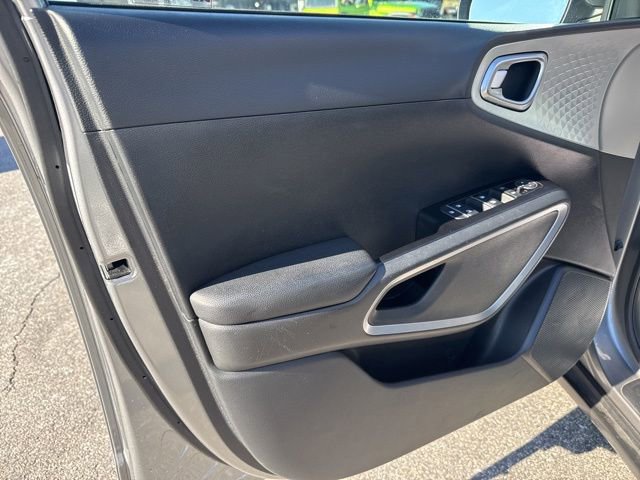 Used 2023 Kia Soul LX w/ Option Group 015 image 31