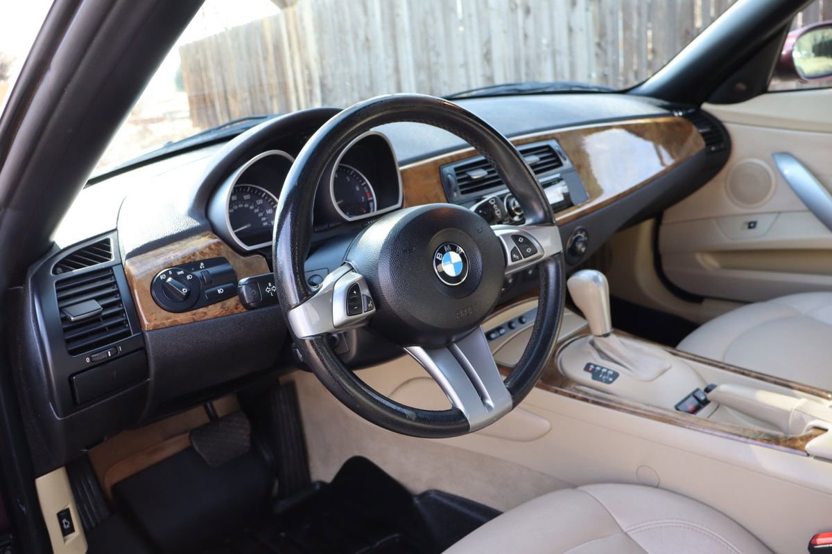 Used 2005 BMW Z4 3.0i image 15