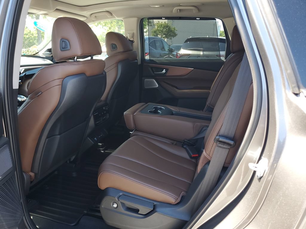 Certified 2026 Acura MDX w/ Technology Package FWD image 13
