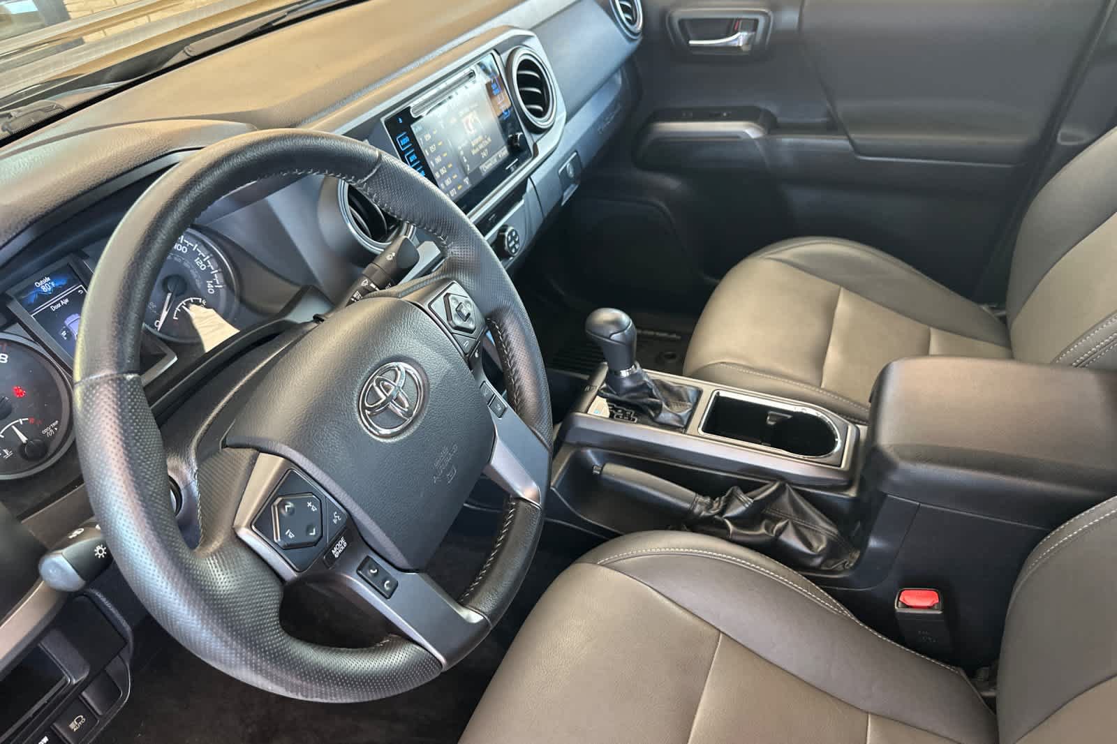 Used 2019 Toyota Tacoma TRD Sport w/ Technology Package AWD/4WD image 9