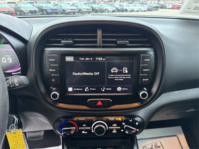 Used 2024 Kia Soul LX w/ Option Group 015 image 17