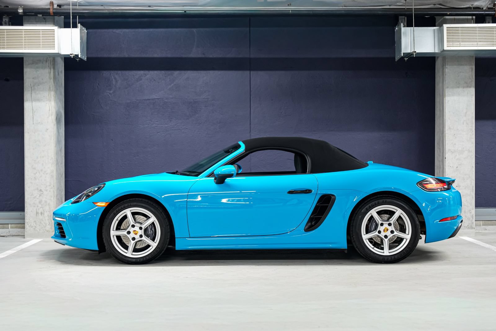 Used 2021 Porsche 718 Boxster RWD image 7